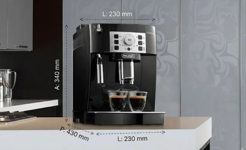 Dimensões da De'Longhi Magnifica S: 230mm de largura, 430mm de profundidade e 340mm de altura — veja se cabe no seu espaço