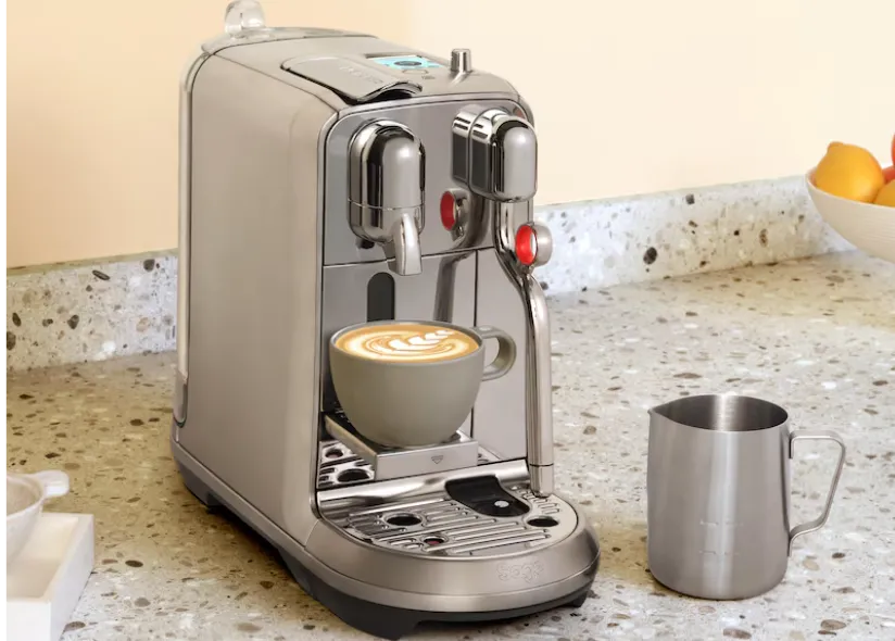 Nespresso Creatista Plus em aço inoxidável com haste de vapor — cafeteira Nespresso topo de linha para latte art