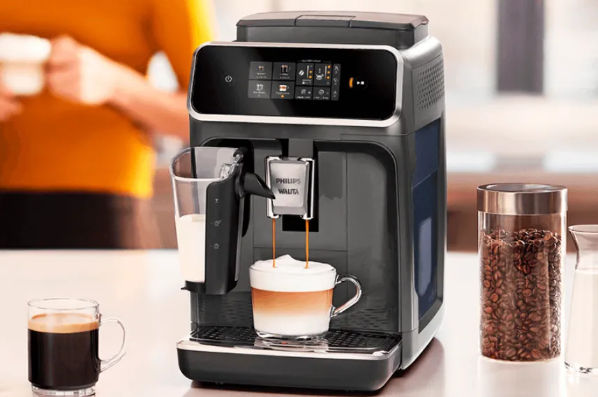 Philips Walita EP2330 cafeteira superautomática com sistema LatteGo na bancada